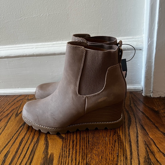 Universal Thread brown booties - Picture 4 of 7